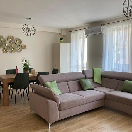 Noemi Apartman Hajduszoboszlo Exterior photo