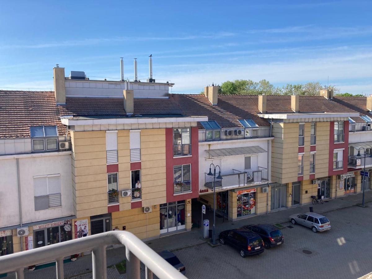 Noemi Apartman Hajduszoboszlo Exterior photo
