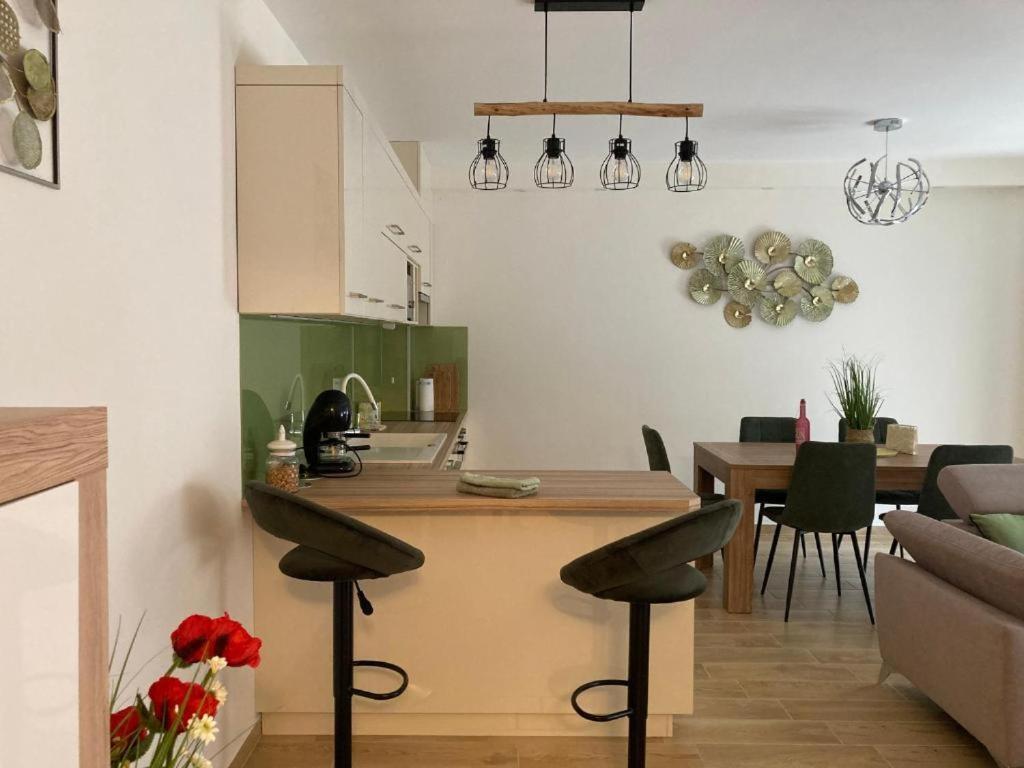 Noemi Apartman Hajduszoboszlo Exterior photo